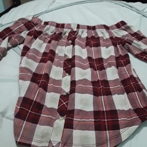 Off shoulder shirt